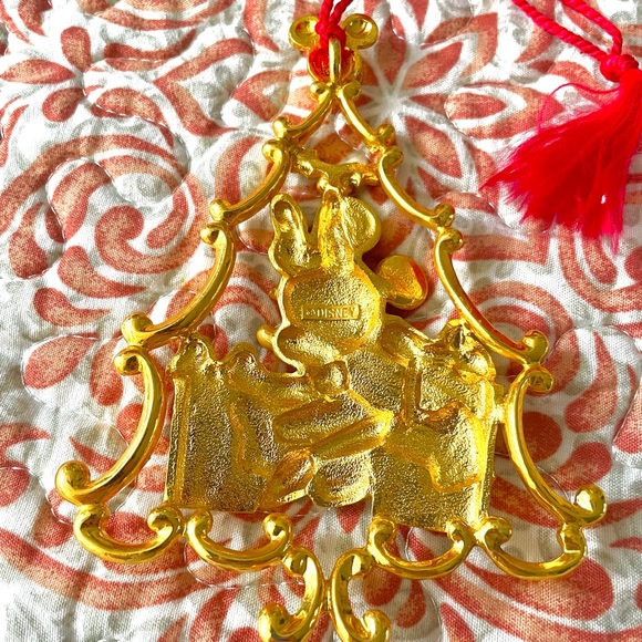 Disney’s Minnie Mouse 3-D Gold Ornament - Picture 11 of 15